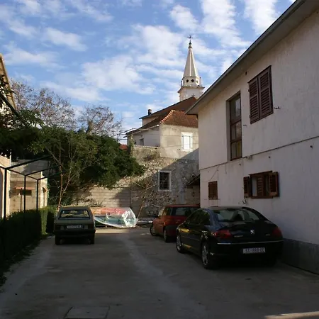 Guest house Double Jelsa 4041b 3*